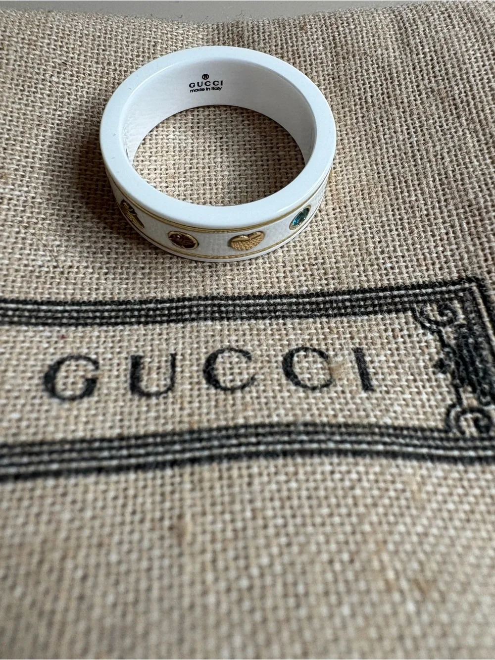 Gucci iconic 18k gold ring with gemstones